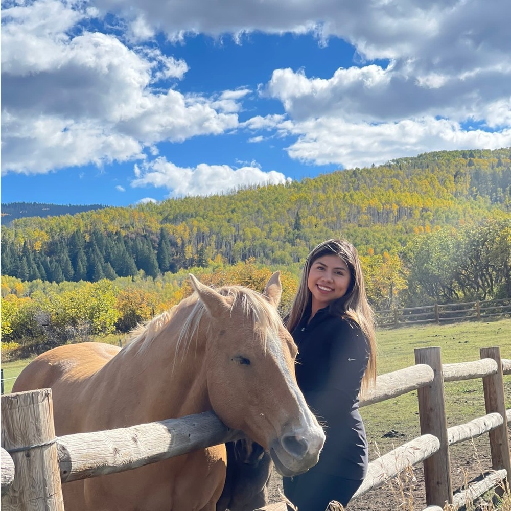 Meet your Posher, Xochilt